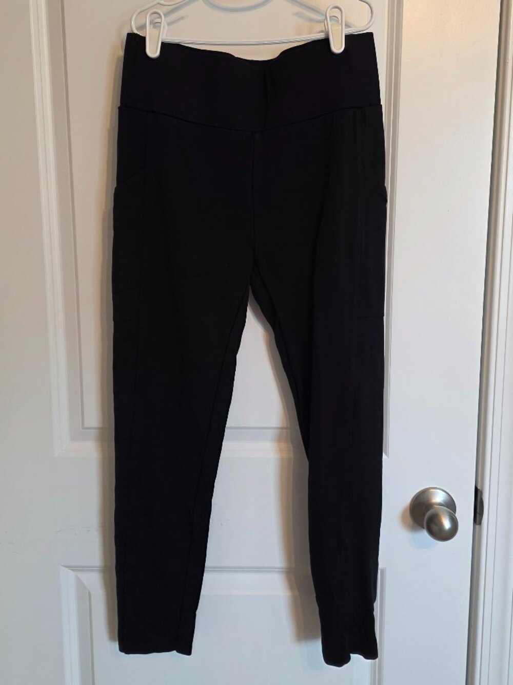 Lou & Grey Black High Waisted Leggings - Size Medium